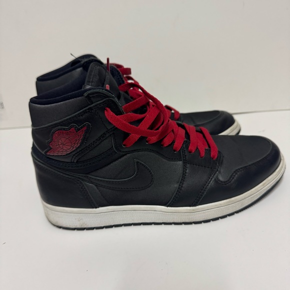 Jordan 1 retro high black satin gyn red sz 9 - Picture 3 of 6